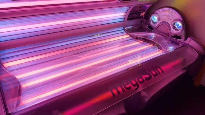 How To Lay In The Tanning Bed For An Even Tan - Good Looking Tan